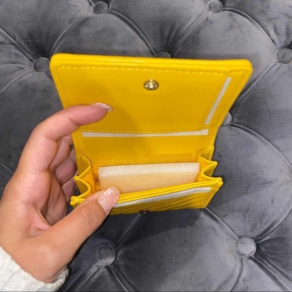 New Tory Burch mini wallet bifold yellow leather NWT - Picture 8 of 8